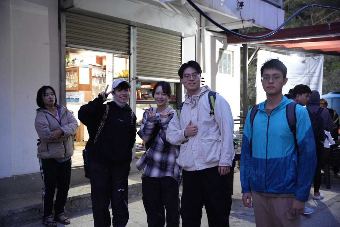 We woke up very early and started hiking